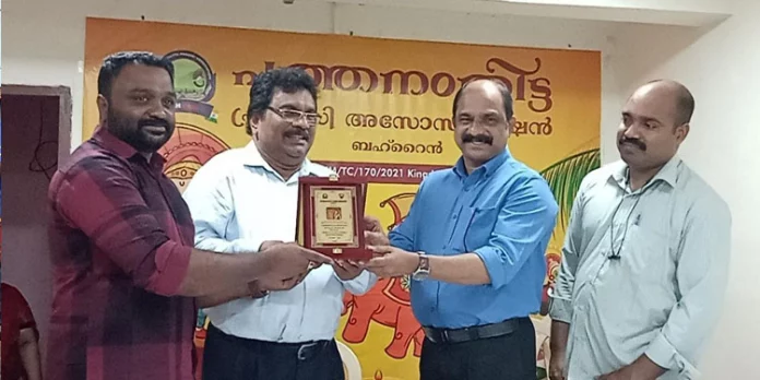 മാത്യൂസ് വാളക്കുഴിക്ക് ബഹറിൻ പത്തനംതിട്ട പ്രവാസി അസോസിയേഷൻ യാത്രയപ്പ് നൽകി മാത്യൂസ് വാളക്കുഴിക്ക് ബഹറിൻ പത്തനംതിട്ട പ്രവാസി അസോസിയേഷൻ യാത്രയപ്പ് നൽകി