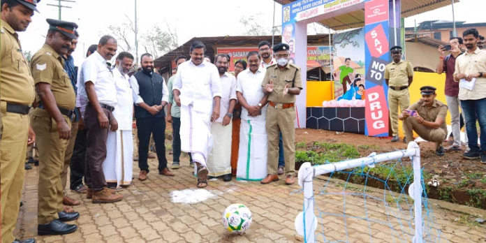 ലഹരിവസ്തുക്കളുടെ ഉപയോഗം കുടുംബ ബന്ധങ്ങളെ ശിഥിലമാക്കുന്നു : അഡ്വ. കെ.യു. ജനീഷ്കുമാര് എംഎല്എ ലഹരിവസ്തുക്കളുടെ ഉപയോഗം കുടുംബ ബന്ധങ്ങളെ ശിഥിലമാക്കുന്നു : അഡ്വ. കെ.യു. ജനീഷ്കുമാര് എംഎല്എ