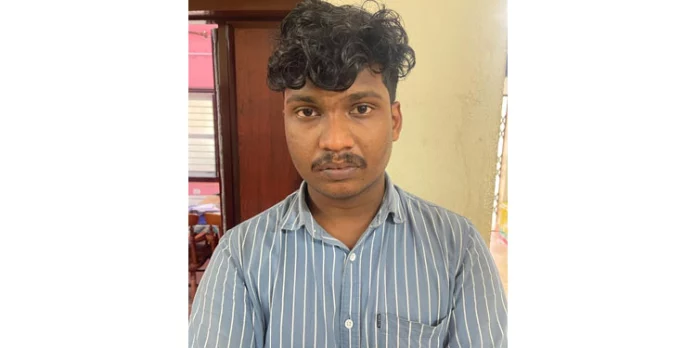സ്കാനിങ്ങിന് എത്തിയ യുവതിയുടെ സ്വകാര്യദൃശ്യം പകർത്തിയ ജീവനക്കാരൻ അറസ്റ്റിൽ സ്കാനിങ്ങിന് എത്തിയ യുവതിയുടെ സ്വകാര്യദൃശ്യം പകർത്തിയ ജീവനക്കാരൻ അറസ്റ്റിൽ
