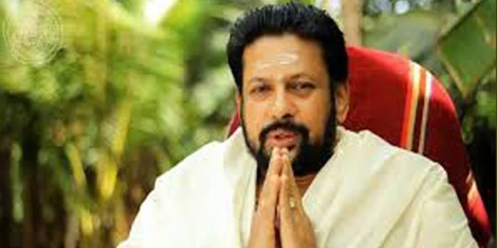 ഉടുത്ത വസ്ത്രം പമ്പയില് ഒഴുക്കുന്നത് അനാചാരം : തന്ത്രി ഉടുത്ത വസ്ത്രം പമ്പയില് ഒഴുക്കുന്നത് അനാചാരം : തന്ത്രി