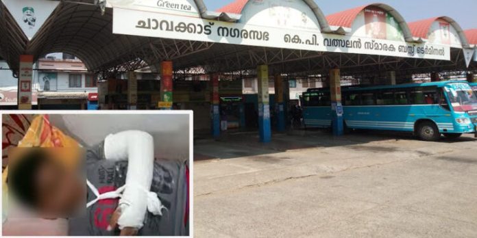 ചാവക്കാട് വിദ്യാർത്ഥിയെ ബസിൽ നിന്ന് തള്ളിയിട്ടു ; കണ്ടക്ടർ കസ്റ്റഡിയിൽ ചാവക്കാട് വിദ്യാർത്ഥിയെ ബസിൽ നിന്ന് തള്ളിയിട്ടു ; കണ്ടക്ടർ കസ്റ്റഡിയിൽ