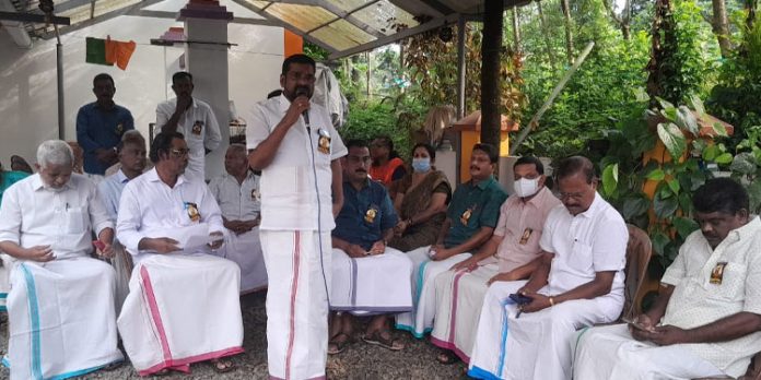 മോഹനൻനായരുടെ വിയോഗം കമ്മ്യൂണിസ്റ്റ് പാർട്ടിക്ക് തീരാ നഷ്ടം : എ പി ജയൻ മോഹനൻനായരുടെ വിയോഗം കമ്മ്യൂണിസ്റ്റ് പാർട്ടിക്ക് തീരാ നഷ്ടം : എ പി ജയൻ