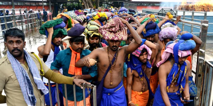 ശബരിമലയിൽ ദർശനം നടത്തിയ തീർത്ഥാടകരുടെ എണ്ണം 10 ലക്ഷം കടന്നു ശബരിമലയിൽ ദർശനം നടത്തിയ തീർത്ഥാടകരുടെ എണ്ണം 10 ലക്ഷം കടന്നു