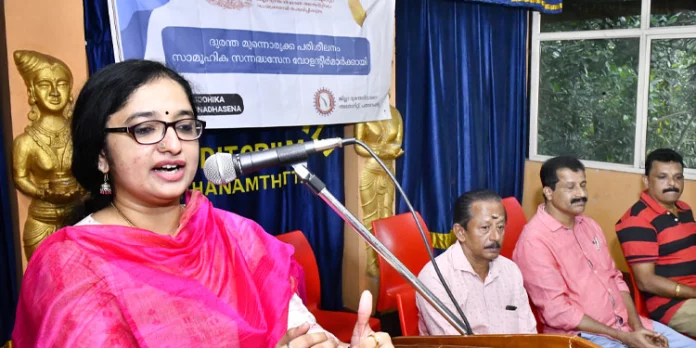 അത്യാഹിത സമയത്ത് കാര്യക്ഷമമായി പ്രവര്ത്തിക്കുവാന് കൃത്യമായ പരിശീലനവും അറിവും മനസാന്നിധ്യവും വേണം : ജില്ലാ കളക്ടര് അത്യാഹിത സമയത്ത് കാര്യക്ഷമമായി പ്രവര്ത്തിക്കുവാന് കൃത്യമായ പരിശീലനവും അറിവും മനസാന്നിധ്യവും വേണം : ജില്ലാ കളക്ടര്