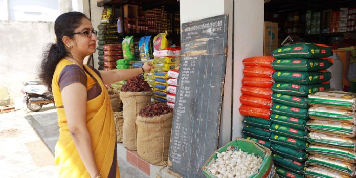 ജില്ലാ കളക്ടറുടെ നേതൃത്വത്തില് പൊതുവിപണിയില് പരിശോധന നടത്തി ജില്ലാ കളക്ടറുടെ നേതൃത്വത്തില് പൊതുവിപണിയില് പരിശോധന നടത്തി
