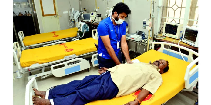 ചികിത്സയ്ക്കായി ആധുനികസംവിധാനങ്ങള് : ശബരിമലയില് പൂര്ണ്ണസജ്ജമായി ആരോഗ്യവകുപ്പ് ചികിത്സയ്ക്കായി ആധുനികസംവിധാനങ്ങള് : ശബരിമലയില് പൂര്ണ്ണസജ്ജമായി ആരോഗ്യവകുപ്പ്