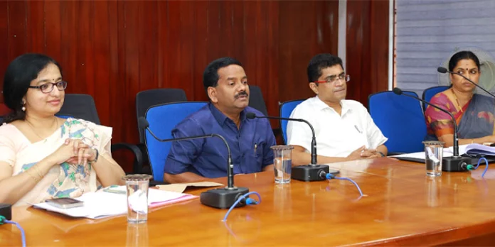 പരാതികള് ഒഴിവാക്കുന്നതിന് ശുദ്ധീകരിച്ചിട്ടുള്ള വോട്ടര് പട്ടിക തയാറാക്കുക ലക്ഷ്യം : ഇലക്ടറല് റോള് ഒബ്സര്വര് പരാതികള് ഒഴിവാക്കുന്നതിന് ശുദ്ധീകരിച്ചിട്ടുള്ള വോട്ടര് പട്ടിക തയാറാക്കുക ലക്ഷ്യം : ഇലക്ടറല് റോള് ഒബ്സര്വര്