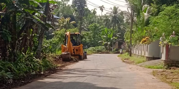 ശബരിമല അനുബന്ധ റോഡുകളുടെ പുനരുദ്ധാരണ ജോലികൾ ആരംഭിച്ചു ശബരിമല അനുബന്ധ റോഡുകളുടെ പുനരുദ്ധാരണ ജോലികൾ ആരംഭിച്ചു