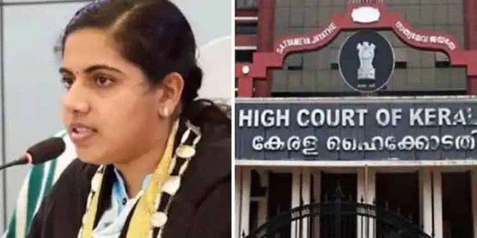 കത്ത് വിവാദത്തിൽ അന്വേഷണം ആവശ്യപ്പെട്ട് ഹൈക്കോടതിയിൽ ഹർജി കത്ത് വിവാദത്തിൽ അന്വേഷണം ആവശ്യപ്പെട്ട് ഹൈക്കോടതിയിൽ ഹർജി