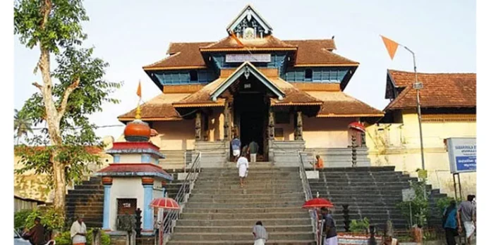 ആറന്മുള പാർഥസാരഥി ക്ഷേത്രത്തിൽ കളഭച്ചാർത്ത് ഉത്സവം ആറന്മുള പാർഥസാരഥി ക്ഷേത്രത്തിൽ കളഭച്ചാർത്ത് ഉത്സവം