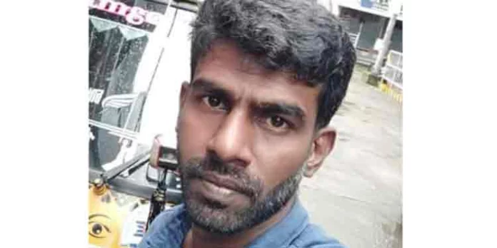 കോഴിക്കോട് ബാലുശ്ശേരിയില് ഓട്ടോ ഡ്രൈവറെ മരിച്ച നിലയിൽ കണ്ടെത്തി കോഴിക്കോട് ബാലുശ്ശേരിയില് ഓട്ടോ ഡ്രൈവറെ മരിച്ച നിലയിൽ കണ്ടെത്തി
