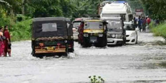 കനത്ത മഴയിൽ മുങ്ങി ചങ്ങനാശേരി കനത്ത മഴയിൽ മുങ്ങി ചങ്ങനാശേരി