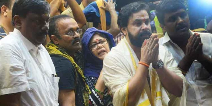ശബരിമലയില് സന്ദര്ശനം നടത്തി നടന് ദിലീപ് ശബരിമലയില് സന്ദര്ശനം നടത്തി നടന് ദിലീപ്