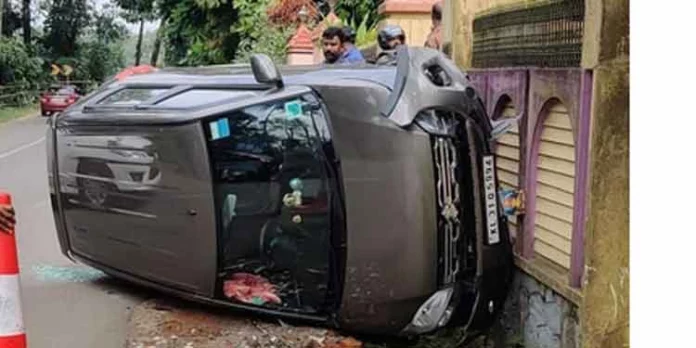 പെരുനാട്ടില് ശബരിമല തീർത്ഥാടകരുടെ വാഹനം നിയന്ത്രണം വിട്ടു മറിഞ്ഞു ; ആര്ക്കും പരിക്കില്ല പെരുനാട്ടില് ശബരിമല തീർത്ഥാടകരുടെ വാഹനം നിയന്ത്രണം വിട്ടു മറിഞ്ഞു ; ആര്ക്കും പരിക്കില്ല