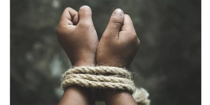 ഏഴാം ക്ലാസ് വിദ്യാർത്ഥിനിയെ കാണാതായി ; സ്കൂളിലെ മൂന്നാം നിലയിൽ കെട്ടിയിട്ട നിലയിൽ കണ്ടെത്തി ഏഴാം ക്ലാസ് വിദ്യാർത്ഥിനിയെ കാണാതായി ; സ്കൂളിലെ മൂന്നാം നിലയിൽ കെട്ടിയിട്ട നിലയിൽ കണ്ടെത്തി