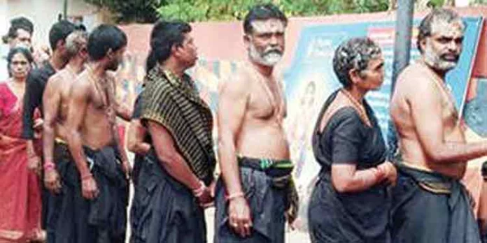 പന്തളം വലിയ കോയിക്കല് ധര്മശാസ്താ ക്ഷേത്രത്തില് തിരക്കേറുന്നു പന്തളം വലിയ കോയിക്കല് ധര്മശാസ്താ ക്ഷേത്രത്തില് തിരക്കേറുന്നു
