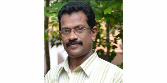 കോന്നി വള്ളിക്കോട് കാറും മോട്ടോർ സൈക്കിളും കൂട്ടിയിടിച്ച് ഒരാൾ മരിച്ചു കോന്നി വള്ളിക്കോട് കാറും മോട്ടോർ സൈക്കിളും കൂട്ടിയിടിച്ച് ഒരാൾ മരിച്ചു