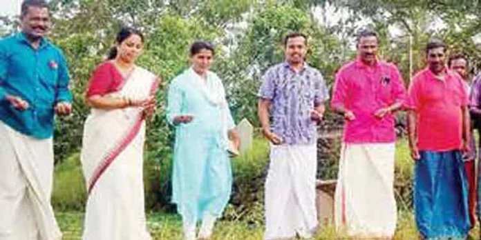 അരിയോടിച്ചാല് പാടശേഖരത്തില് വിത ഉത്സവം നടത്തി അരിയോടിച്ചാല് പാടശേഖരത്തില് വിത ഉത്സവം നടത്തി