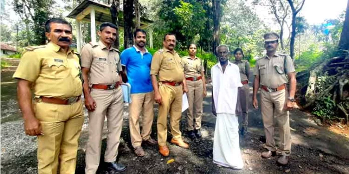 കോന്നിയില് മരപ്പട്ടിയെ കെണിവച്ച് പിടിച്ച് ഇറച്ചിയാക്കി ; ഒരാള് അറസ്റ്റില് കോന്നിയില് മരപ്പട്ടിയെ കെണിവച്ച് പിടിച്ച് ഇറച്ചിയാക്കി ; ഒരാള് അറസ്റ്റില്