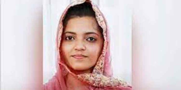 സഹോദരന് ഓടിച്ച ബൈക്ക് കാറിലിടിച്ചു ; സഹോദരിക്ക് ദാരുണാന്ത്യം സഹോദരന് ഓടിച്ച ബൈക്ക് കാറിലിടിച്ചു ; സഹോദരിക്ക് ദാരുണാന്ത്യം