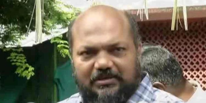 ആലുവയില് കൊല്ലപ്പെട്ട കുഞ്ഞിന്റെ കുടുംബത്തെ സന്ദര്ശിച്ച് മന്ത്രി പി. രാജീവ് ആലുവയില് കൊല്ലപ്പെട്ട കുഞ്ഞിന്റെ കുടുംബത്തെ സന്ദര്ശിച്ച് മന്ത്രി പി. രാജീവ്
