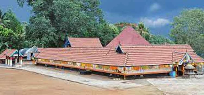 മണ്ഡലച്ചിറപ്പുത്സവത്തിന്റെ നിറവില് പന്തളം മഹാദേവർ ക്ഷേത്രം മണ്ഡലച്ചിറപ്പുത്സവത്തിന്റെ നിറവില് പന്തളം മഹാദേവർ ക്ഷേത്രം