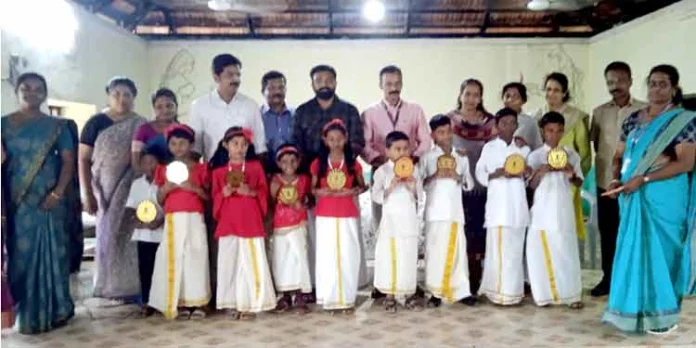 റാന്നി ഉപജില്ലാ കലോത്സവത്തിൽ മൂന്നാം സ്ഥാനം കരസ്ഥമാക്കിയ ചാത്തൻതറ സ്കൂളിലെ വിദ്യാർഥികളെ അനുമോദിച്ചു റാന്നി ഉപജില്ലാ കലോത്സവത്തിൽ മൂന്നാം സ്ഥാനം കരസ്ഥമാക്കിയ ചാത്തൻതറ സ്കൂളിലെ വിദ്യാർഥികളെ അനുമോദിച്ചു