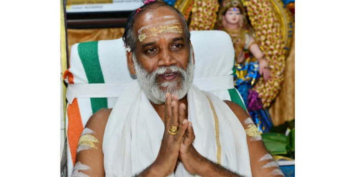 ശബരിമലയുടെ പവിത്രത കാക്കാന് എല്ലാ ഭക്തരും കൈകോര്ക്കണം : മേല്ശാന്തി ശബരിമലയുടെ പവിത്രത കാക്കാന് എല്ലാ ഭക്തരും കൈകോര്ക്കണം : മേല്ശാന്തി