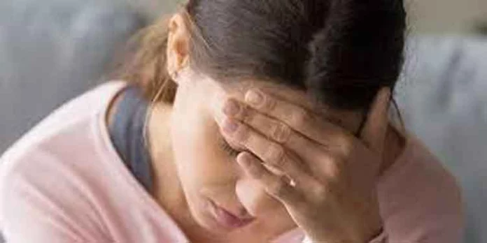 ഇടയ്ക്കിടെയുള്ള തലവേദനയ്ക്ക് പിന്നിലെ കാരണങ്ങള് ഇടയ്ക്കിടെയുള്ള തലവേദനയ്ക്ക് പിന്നിലെ കാരണങ്ങള്