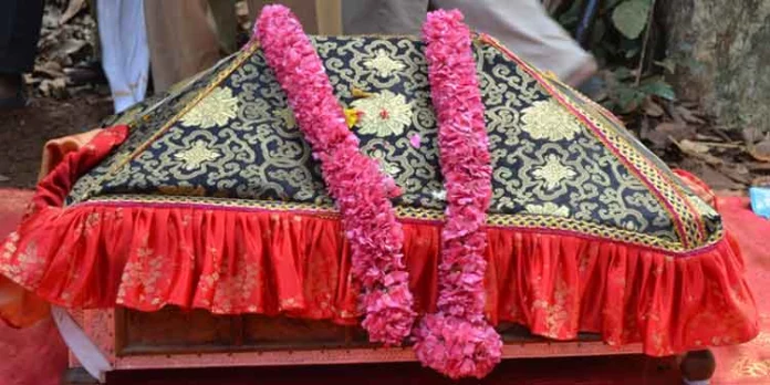 ശബരിമല തിരുവാഭരണ കേസ് ഇന്ന് സുപ്രീം കോടതിയില് ശബരിമല തിരുവാഭരണ കേസ് ഇന്ന് സുപ്രീം കോടതിയില്