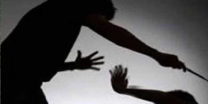 നീറമണ്കരയിൽ പ്ലസ്വൺ വിദ്യാര്ത്ഥിനിയ്ക്ക് ട്യൂഷൻ അധ്യാപകന്റെ മര്ദ്ദനം നീറമണ്കരയിൽ പ്ലസ്വൺ വിദ്യാര്ത്ഥിനിയ്ക്ക് ട്യൂഷൻ അധ്യാപകന്റെ മര്ദ്ദനം