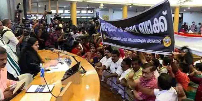തിരുവനന്തപുരം നഗരസഭയില് പ്രതിഷേധം തിരുവനന്തപുരം നഗരസഭയില് പ്രതിഷേധം