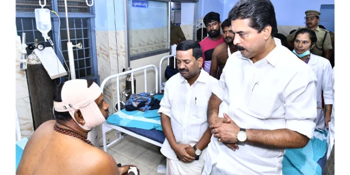 മന്ത്രി വീണാ ജോര്ജും മന്ത്രി റോഷി അഗസ്റ്റിനും പരിക്കേറ്റവരെ സന്ദര്ശിച്ചു മന്ത്രി വീണാ ജോര്ജും മന്ത്രി റോഷി അഗസ്റ്റിനും പരിക്കേറ്റവരെ സന്ദര്ശിച്ചു