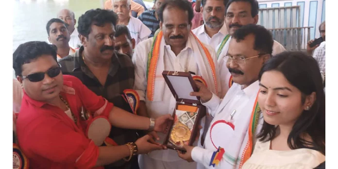 ഉത്രാടം തിരുന്നാൾ പമ്പ ജലോത്സവം : ഗബ്രിയേൽ ചുണ്ടനും ഷോട്ട് പുളിക്കത്രയും ജേതാവ് ഉത്രാടം തിരുന്നാൾ പമ്പ ജലോത്സവം : ഗബ്രിയേൽ ചുണ്ടനും ഷോട്ട് പുളിക്കത്രയും ജേതാവ്