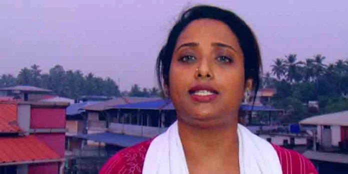 ലെഗ്ഗിൻസ് ധരിച്ചു വന്നതിന് പ്രധാനാധ്യാപിക മോശമായി പെരുമാറി ; പരാതിയുമായി അധ്യാപിക ലെഗ്ഗിൻസ് ധരിച്ചു വന്നതിന് പ്രധാനാധ്യാപിക മോശമായി പെരുമാറി ; പരാതിയുമായി അധ്യാപിക