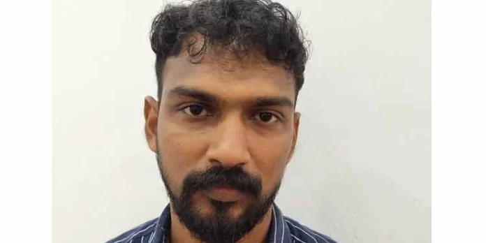 പ്രായപൂര്ത്തിയാകാത്ത പെണ്കുട്ടിയെ പീഡിപ്പിച്ച കേസില് യുവാവിനെ പോലീസ് അറസ്റ്റ് ചെയ്തു പ്രായപൂര്ത്തിയാകാത്ത പെണ്കുട്ടിയെ പീഡിപ്പിച്ച കേസില് യുവാവിനെ പോലീസ് അറസ്റ്റ് ചെയ്തു