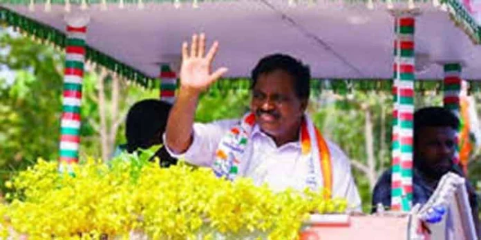 മാസ്റ്റര് പ്ലാനിലെ അനാവശ്യ നിയന്ത്രണങ്ങള്ക്ക് പിന്നില് സംസ്ഥാന സര്ക്കാരും മുന് നഗരസഭാ സെക്രട്ടറിയും : കൊടിക്കുന്നില് സുരേഷ് എംപി മാസ്റ്റര് പ്ലാനിലെ അനാവശ്യ നിയന്ത്രണങ്ങള്ക്ക് പിന്നില് സംസ്ഥാന സര്ക്കാരും മുന് നഗരസഭാ സെക്രട്ടറിയും : കൊടിക്കുന്നില് സുരേഷ് എംപി