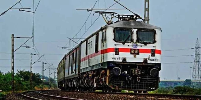 വന്ദേഭാരതിന് വഴി ഒരുക്കുന്നു ; കേരളത്തിലെ വേഗം 160 കിലോമീറ്റര് വരെയാക്കാന് റെയില്വേ വന്ദേഭാരതിന് വഴി ഒരുക്കുന്നു ; കേരളത്തിലെ വേഗം 160 കിലോമീറ്റര് വരെയാക്കാന് റെയില്വേ