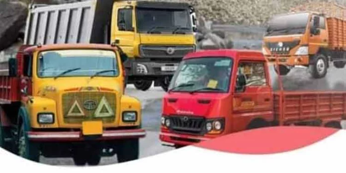 ടിപ്പര് ,ടോറസ് ,ലോറികള് എന്നിവയ്ക്ക് ഏര്പ്പെടുത്തിയ നിയന്ത്രണം നിരക്ക് വര്ദ്ധനവിന് കാരണമാകും ; സാധാരണക്കാരന്റെ നടുവൊടിക്കും ടിപ്പര് ,ടോറസ് ,ലോറികള് എന്നിവയ്ക്ക് ഏര്പ്പെടുത്തിയ നിയന്ത്രണം നിരക്ക് വര്ദ്ധനവിന് കാരണമാകും ; സാധാരണക്കാരന്റെ നടുവൊടിക്കും