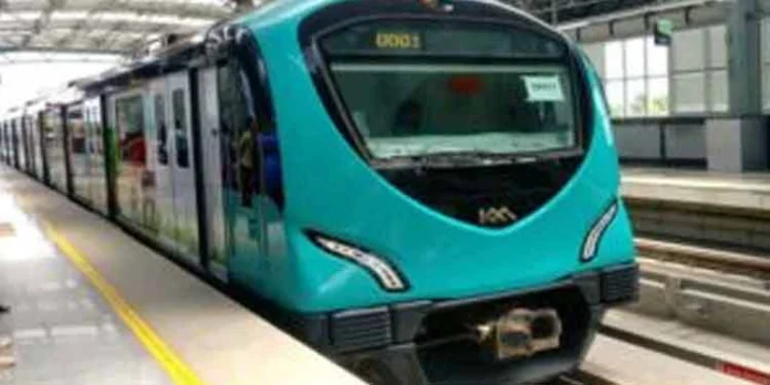 കൊച്ചി മെട്രോയ്ക്ക് കൂടുതല് തുക : പുതുക്കിയ ഭരണാനുമതി നല്കാന് മന്ത്രിസഭാ യോഗത്തില് തീരുമാനം കൊച്ചി മെട്രോയ്ക്ക് കൂടുതല് തുക : പുതുക്കിയ ഭരണാനുമതി നല്കാന് മന്ത്രിസഭാ യോഗത്തില് തീരുമാനം