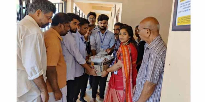 ഭക്ഷണ പൊതി വിതരണം നടത്തി ഭക്ഷണ പൊതി വിതരണം നടത്തി