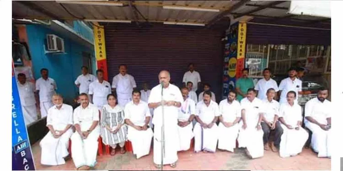 വിലക്കയറ്റം മൂലം സാധാരണജനം ബുദ്ധിമുട്ടുന്നു, ജനോപകാര പ്രദമായുള്ള ഭരണം നടത്താന് കഴിയാത്ത കഴിവുകെട്ടവരായി സംസ്ഥാനമന്ത്രിമാര് മാറിയിരിക്കുയാണെന്ന് അഡ്വ ജോയി തോമസ് വിലക്കയറ്റം മൂലം സാധാരണജനം ബുദ്ധിമുട്ടുന്നു, ജനോപകാര പ്രദമായുള്ള ഭരണം നടത്താന് കഴിയാത്ത കഴിവുകെട്ടവരായി സംസ്ഥാനമന്ത്രിമാര് മാറിയിരിക്കുയാണെന്ന് അഡ്വ ജോയി തോമസ്