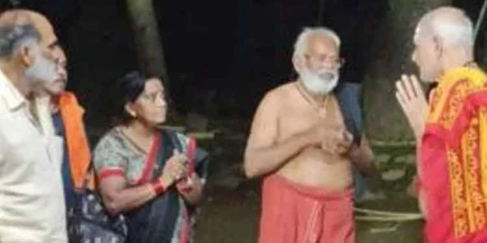 കൃഷ്ണാ ശിലാ ധ്വജം ദര്ശിക്കുവാന് ചത്തീസ്ഗഡില് നിന്നും തീര്ത്ഥാടക സംഘം എത്തി കൃഷ്ണാ ശിലാ ധ്വജം ദര്ശിക്കുവാന് ചത്തീസ്ഗഡില് നിന്നും തീര്ത്ഥാടക സംഘം എത്തി