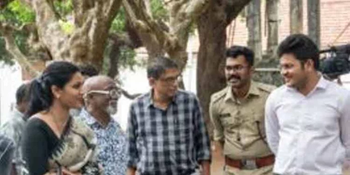 നാലു വര്ഷത്തെ ഇടവേളക്ക് ശേഷമെത്തുന്ന കൊച്ചി മുസിരിസ് ബിനാലെ അഞ്ചാം പതിപ്പിന്റെ ഒരുക്കങ്ങള് വിലയിരുത്തി എറണാകുളം ജില്ലാ കലക്ടര് ഡോ.രേണു രാജ് നാലു വര്ഷത്തെ ഇടവേളക്ക് ശേഷമെത്തുന്ന കൊച്ചി മുസിരിസ് ബിനാലെ അഞ്ചാം പതിപ്പിന്റെ ഒരുക്കങ്ങള് വിലയിരുത്തി എറണാകുളം ജില്ലാ കലക്ടര് ഡോ.രേണു രാജ്