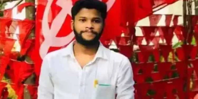 ഒമ്പതാം ക്ലാസുകാരിയോട് അശ്ലീല കാര്യങ്ങള് സംസാരിച്ച ഡിവൈഎഫ്ഐ നേതാവ് അറസ്റ്റില് ഒമ്പതാം ക്ലാസുകാരിയോട് അശ്ലീല കാര്യങ്ങള് സംസാരിച്ച ഡിവൈഎഫ്ഐ നേതാവ് അറസ്റ്റില്
