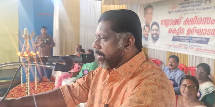 കേരളത്തില് ഒരു സംരംഭമായി പശുക്കളെ വളര്ത്താന് മുന്നോട്ടു വരുന്നവര് നിരവധി : ഡെപ്യൂട്ടി സ്പീക്കര് കേരളത്തില് ഒരു സംരംഭമായി പശുക്കളെ വളര്ത്താന് മുന്നോട്ടു വരുന്നവര് നിരവധി : ഡെപ്യൂട്ടി സ്പീക്കര്
