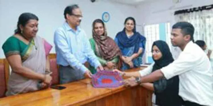 കൊച്ചി സർവകലാശാല സ്കൂൾ ഓഫ് ലീഗൽ സ്റ്റഡീസിന്റെ ആഭിമുഖ്യത്തിൽകരകൗശല വസ്തുക്കളുടെ നിർമാണ, വിൽപന പരിശീലന പരിപാടി സംഘടിപ്പിച്ചു കൊച്ചി സർവകലാശാല സ്കൂൾ ഓഫ് ലീഗൽ സ്റ്റഡീസിന്റെ ആഭിമുഖ്യത്തിൽകരകൗശല വസ്തുക്കളുടെ നിർമാണ, വിൽപന പരിശീലന പരിപാടി സംഘടിപ്പിച്ചു