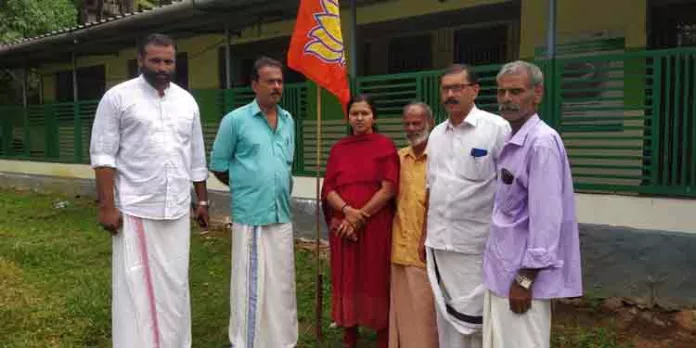 പ്ലാസ്റ്റിക് സംസ്കരണ പുനരുപയോഗ യൂണിറ്റ് സ്ഥാപിക്കാന് പഞ്ചായത്ത് ; പ്രതിഷേധിച്ച് ബിജെപി പ്ലാസ്റ്റിക് സംസ്കരണ പുനരുപയോഗ യൂണിറ്റ് സ്ഥാപിക്കാന് പഞ്ചായത്ത് ; പ്രതിഷേധിച്ച് ബിജെപി