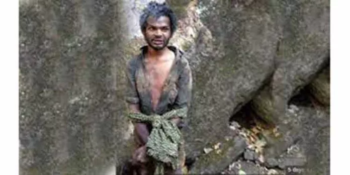 അട്ടപ്പാടിയില് ആള്ക്കൂട്ട ആക്രമണത്തിന് ഇരയായ മധുവിനെതിരെ നിരവധി കേസുകൾ ; ഒളിവിലായതിനാല് പിടികൂടിയില്ലെന്നും മുന് അഗളി ഡിവൈഎസ്പി ടികെ സുബ്രഹ്മണ്യന് അട്ടപ്പാടിയില് ആള്ക്കൂട്ട ആക്രമണത്തിന് ഇരയായ മധുവിനെതിരെ നിരവധി കേസുകൾ ; ഒളിവിലായതിനാല് പിടികൂടിയില്ലെന്നും മുന് അഗളി ഡിവൈഎസ്പി ടികെ സുബ്രഹ്മണ്യന്