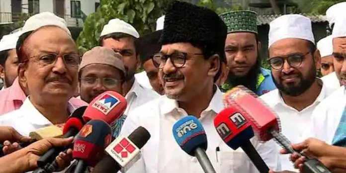 മുസ്ലീം ലീഗ് വര്ഗീയ പാര്ട്ടിയല്ലെന്നത് യാഥാര്ത്ഥ്യമെന്ന് സംസ്ഥാന അധ്യക്ഷന് പാണക്കാട് സാദിഖലി തങ്ങള് മുസ്ലീം ലീഗ് വര്ഗീയ പാര്ട്ടിയല്ലെന്നത് യാഥാര്ത്ഥ്യമെന്ന് സംസ്ഥാന അധ്യക്ഷന് പാണക്കാട് സാദിഖലി തങ്ങള്